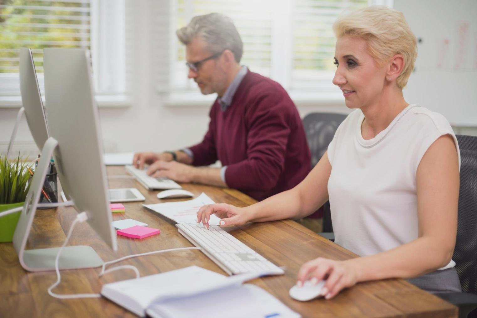 Financial advisor demonstrating client consultation techniques in training environment
